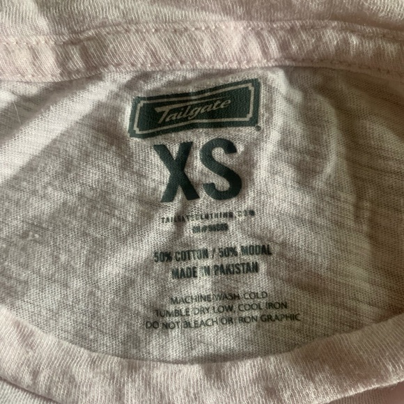 BUNDLE: Graphic Tees - Picture 3 of 11